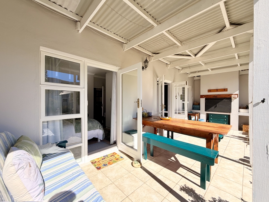 2 Bedroom Property for Sale in Sandbaai Western Cape